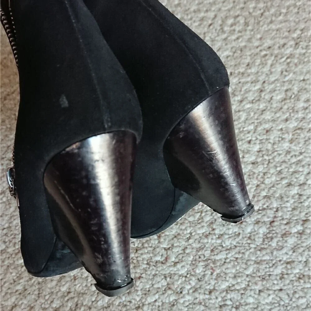 Saint Laurent Niki Asymmetric black Suede Ankle Boot size 36.5 - Picture 14 of 16